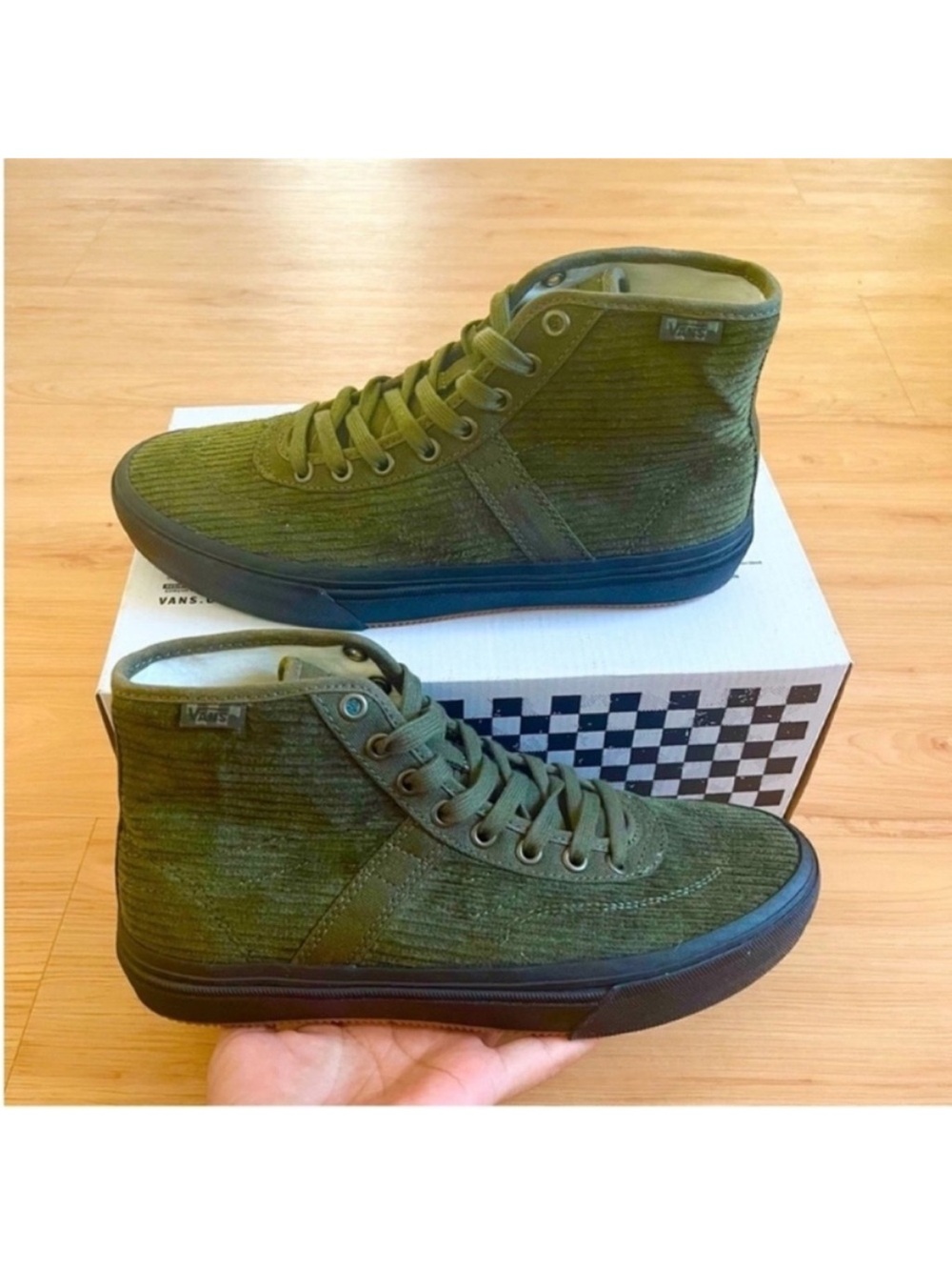 Vans Crockett High Pro Decon
- Olive/ Black Corduroy Mens
12.0 US